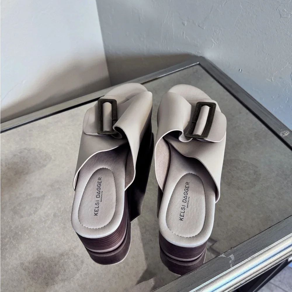 Kelsi Dagger platform Tam/brown sandals